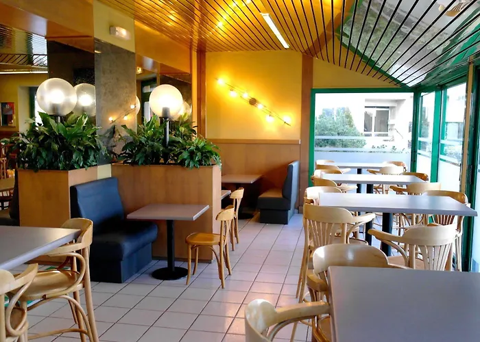 Szálloda Logis Restaurant Le Palous Baraqueville