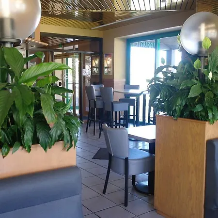 Hotel Logis Restaurant Le Palous Baraqueville