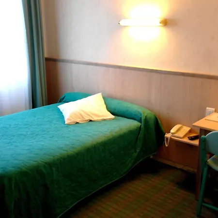 מלון Logis Restaurant Le Palous 2*